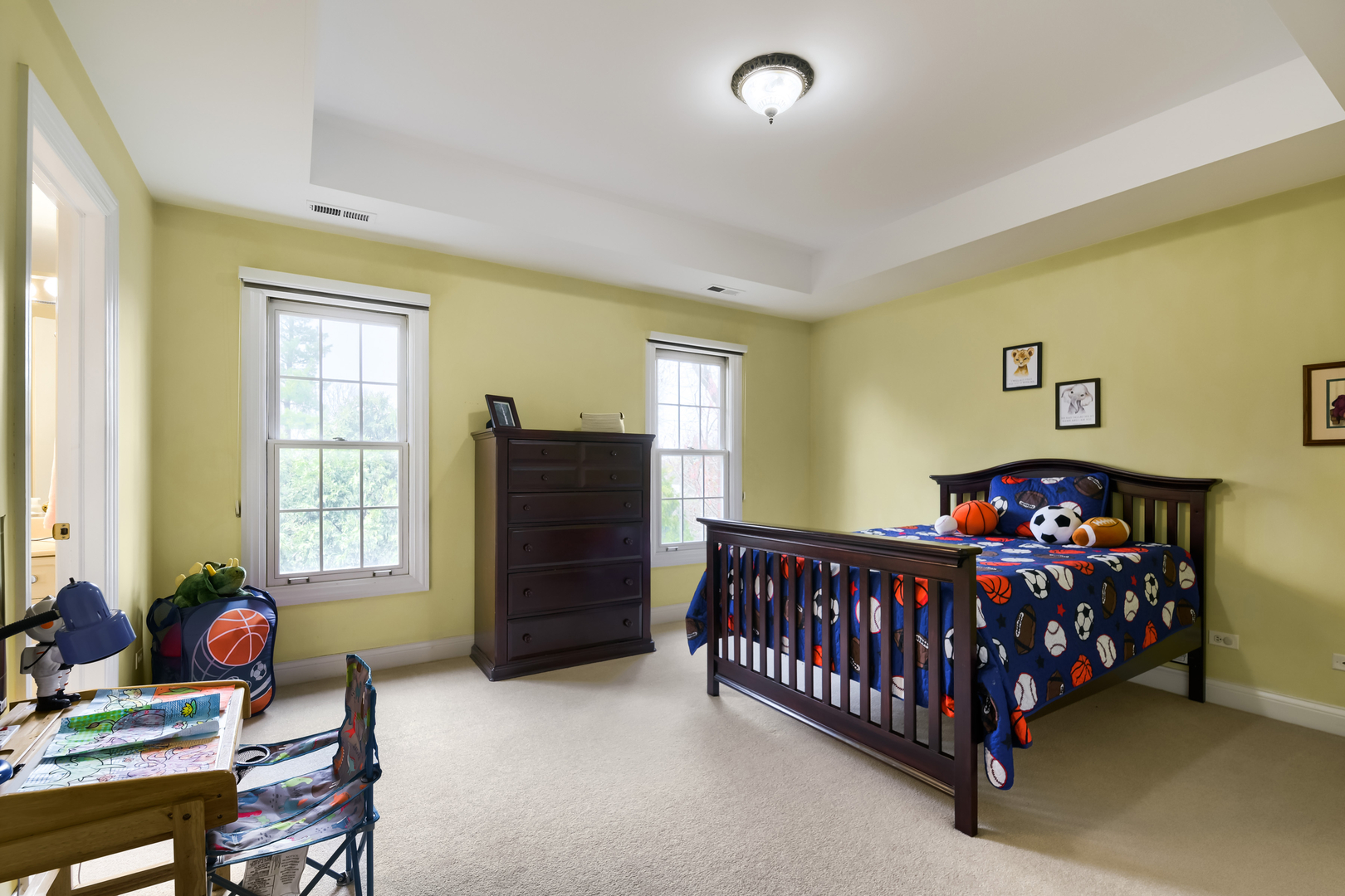 56 Ridgefield Lane, Willowbrook, IL 60527