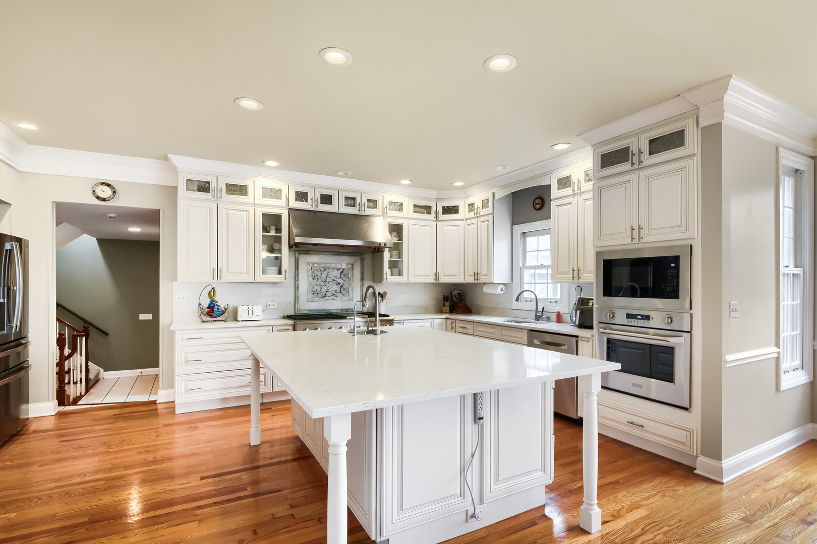 56 Ridgefield Lane, Willowbrook, IL 60527