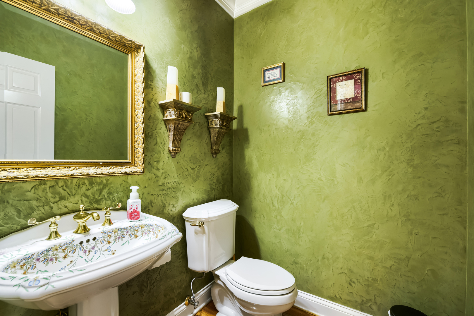 56 Ridgefield Lane, Willowbrook, IL 60527