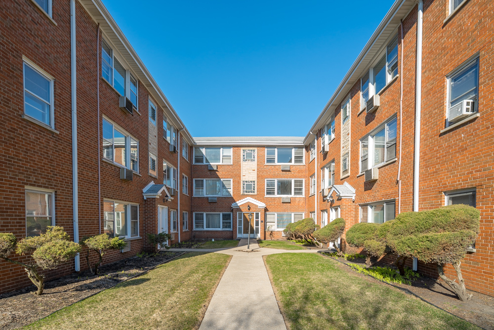 36 S Kensington Avenue #06, La Grange, IL 60525