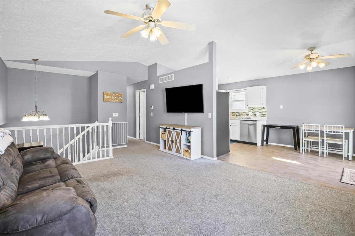 2823 Rutherford Drive, Bloomington, IL 61705