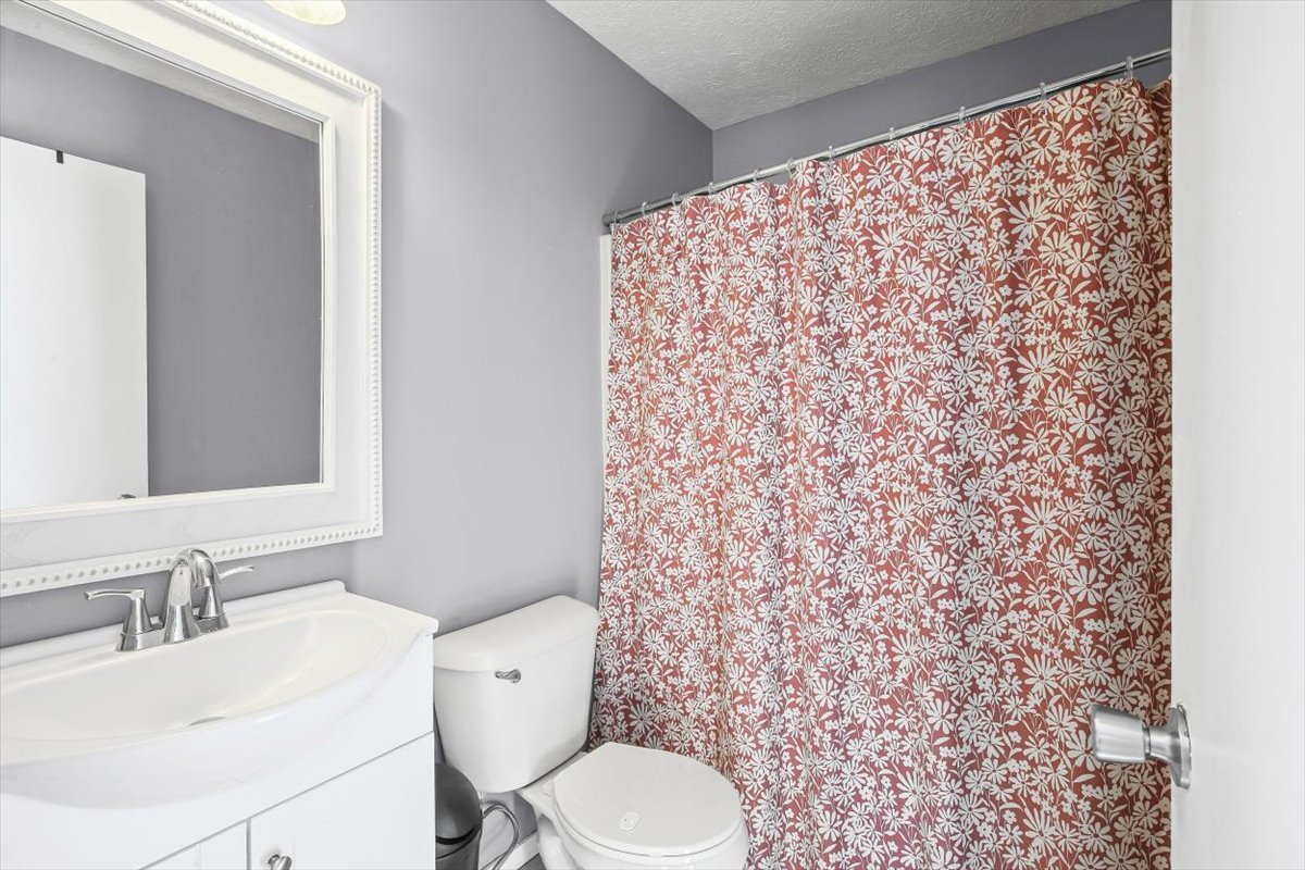 2823 Rutherford Drive, Bloomington, IL 61705