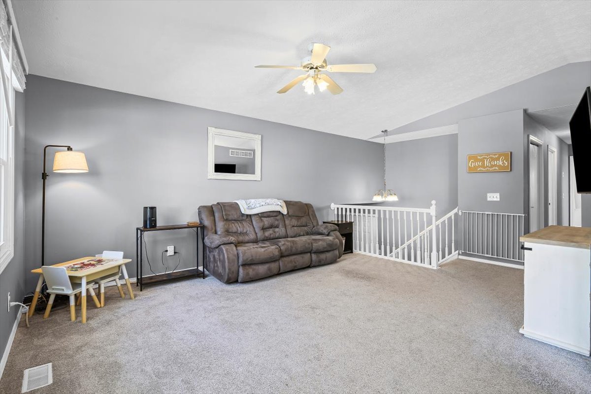 2823 Rutherford Drive, Bloomington, IL 61705