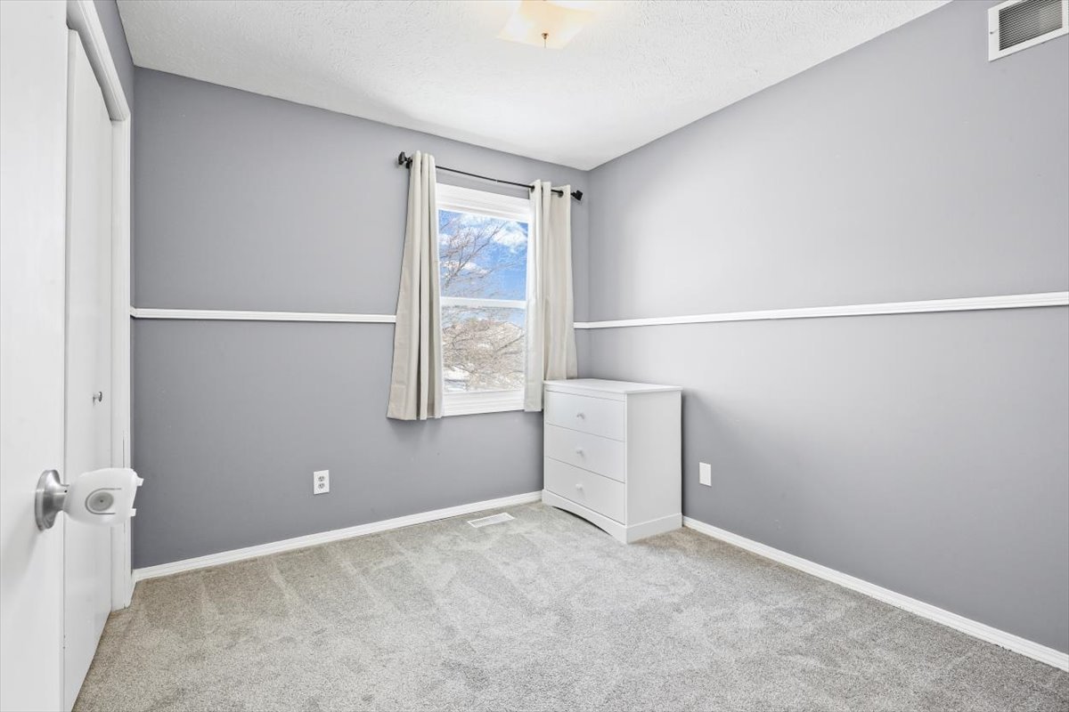 2823 Rutherford Drive, Bloomington, IL 61705