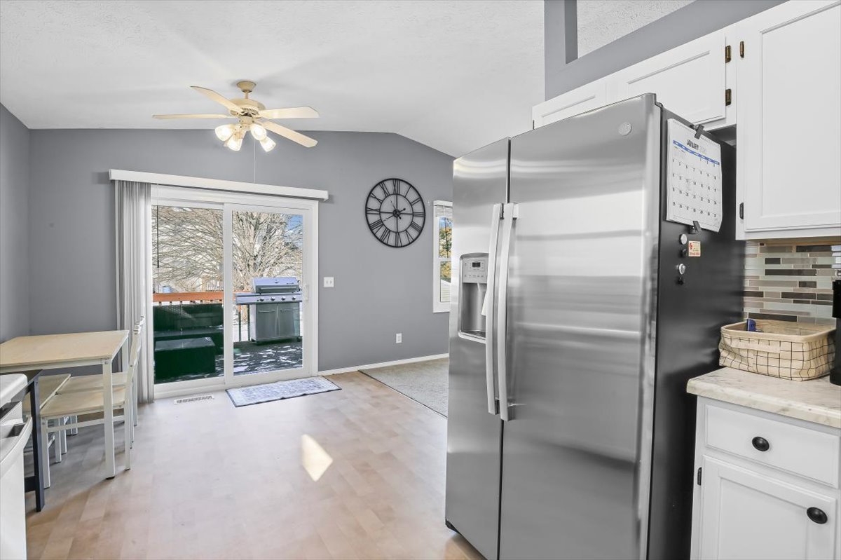 2823 Rutherford Drive, Bloomington, IL 61705