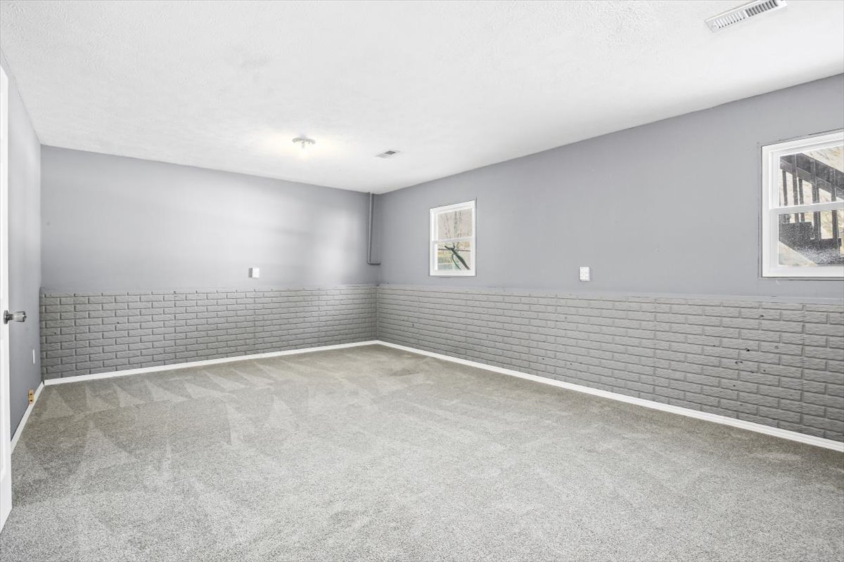 2823 Rutherford Drive, Bloomington, IL 61705