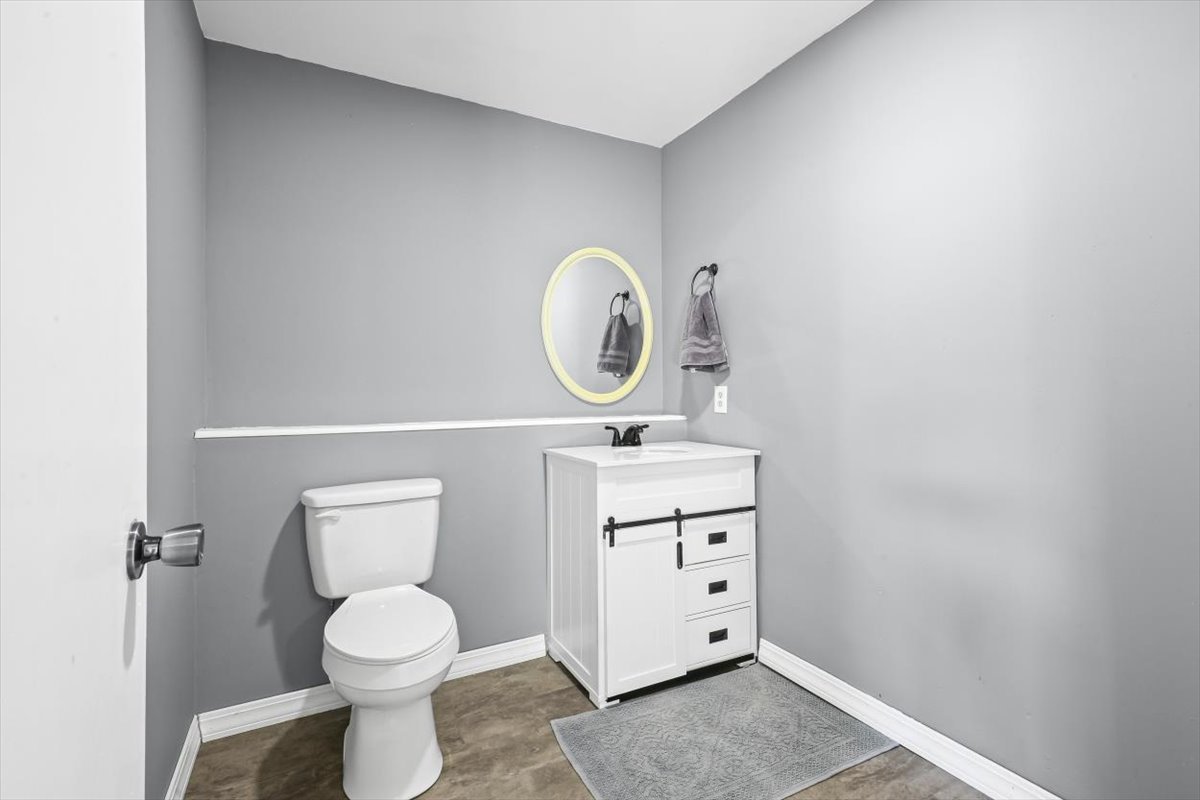 2823 Rutherford Drive, Bloomington, IL 61705