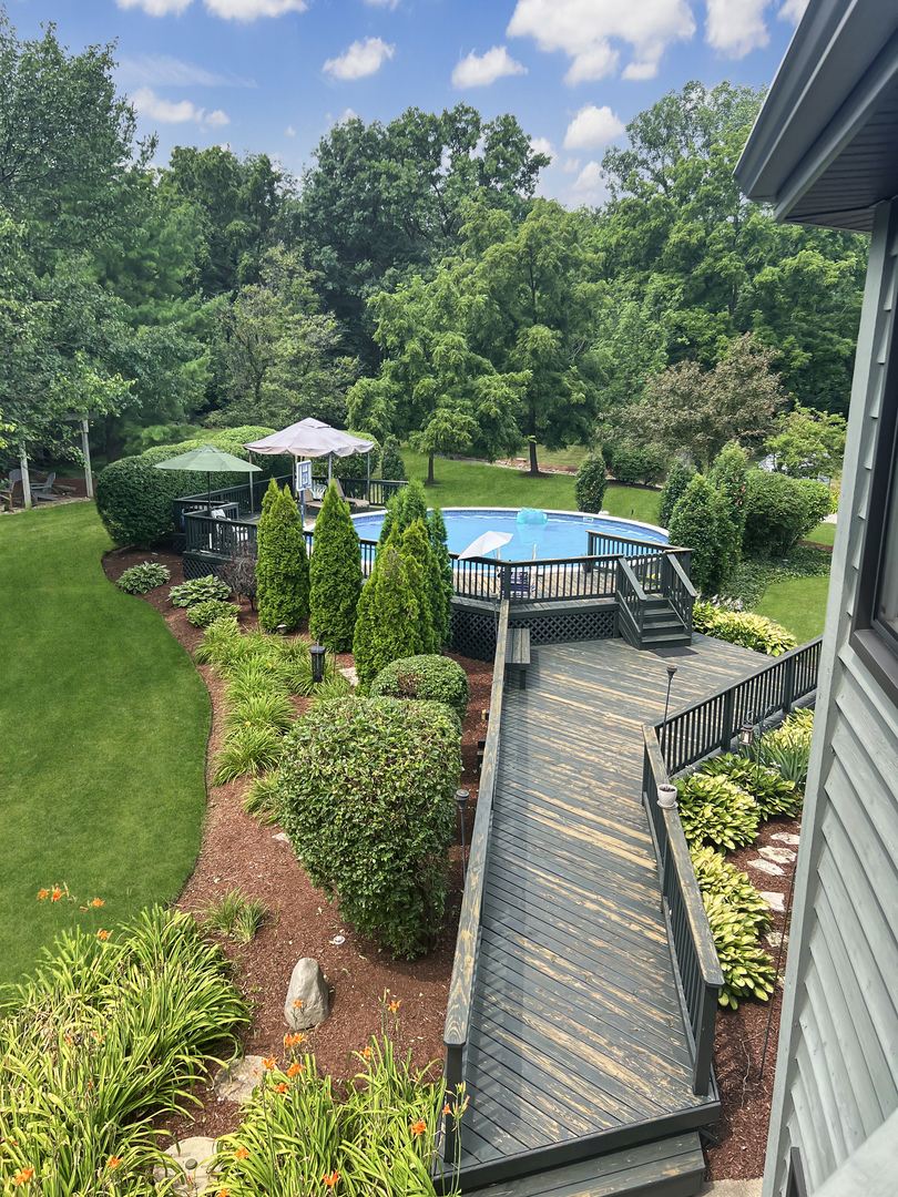 51 Crestview Drive, Oswego, IL 60543