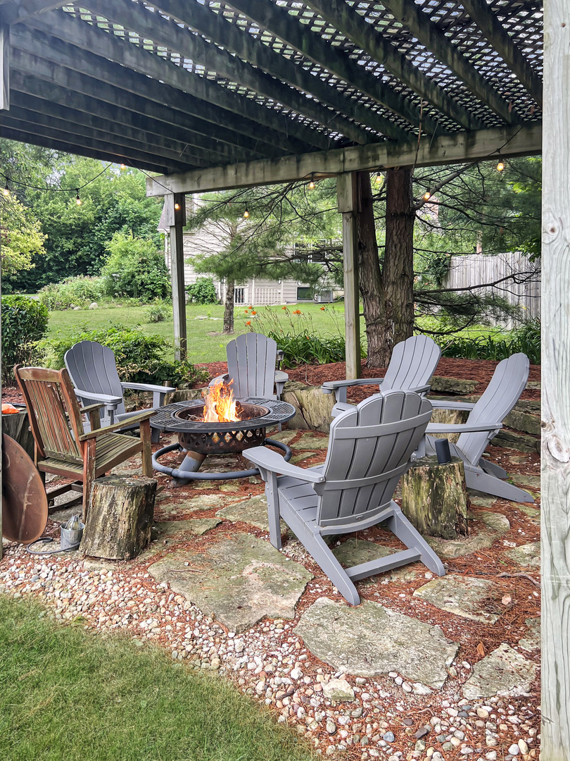 51 Crestview Drive, Oswego, IL 60543