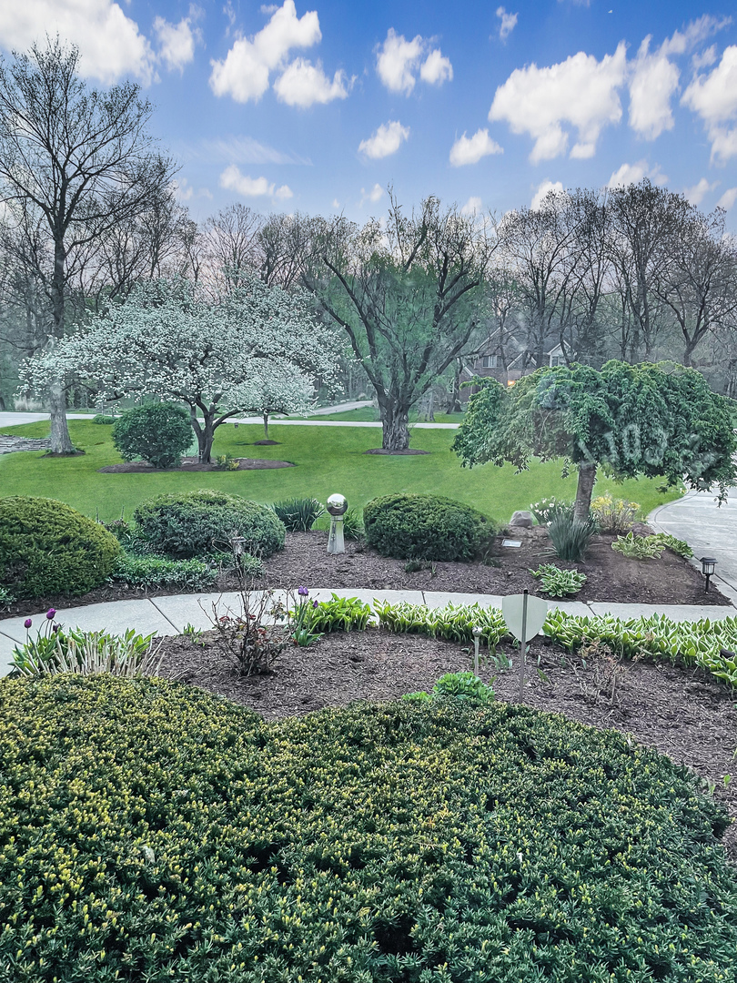 51 Crestview Drive, Oswego, IL 60543