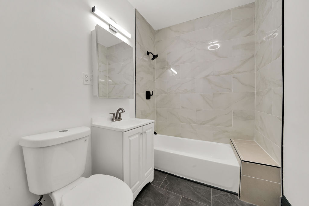 1444 W 72nd Place, Chicago, IL 60636