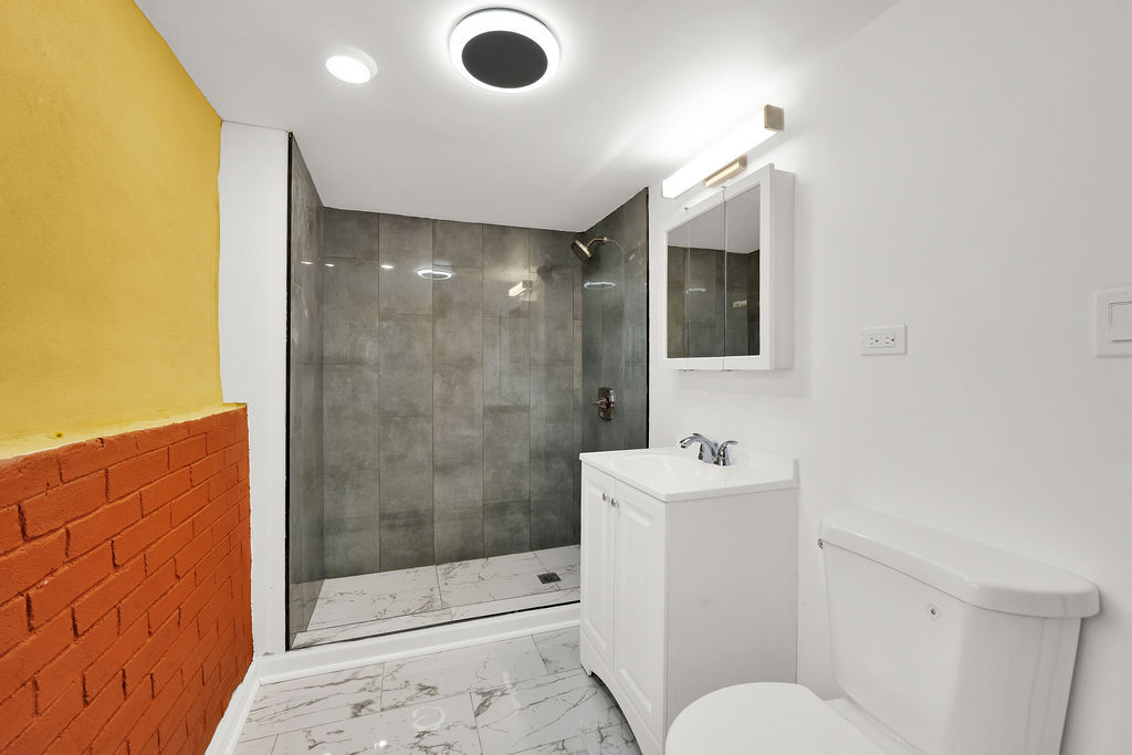 1444 W 72nd Place, Chicago, IL 60636