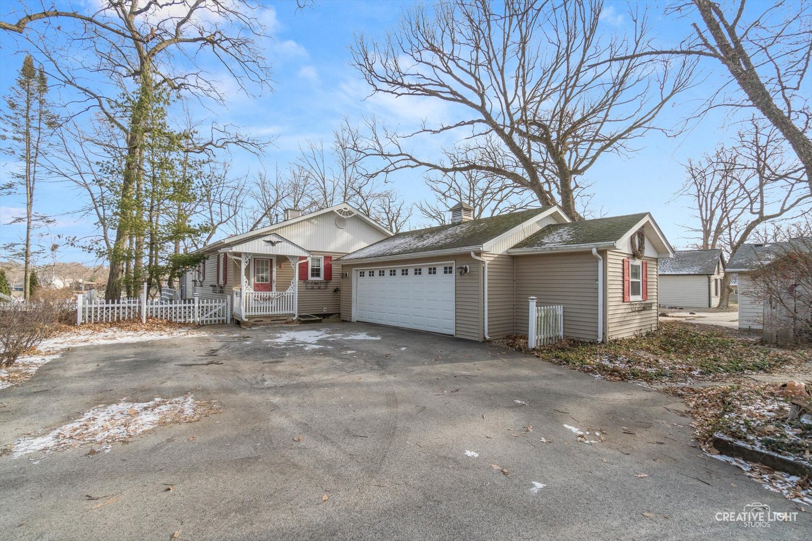 437 Holiday Drive, Somonauk, IL 60552
