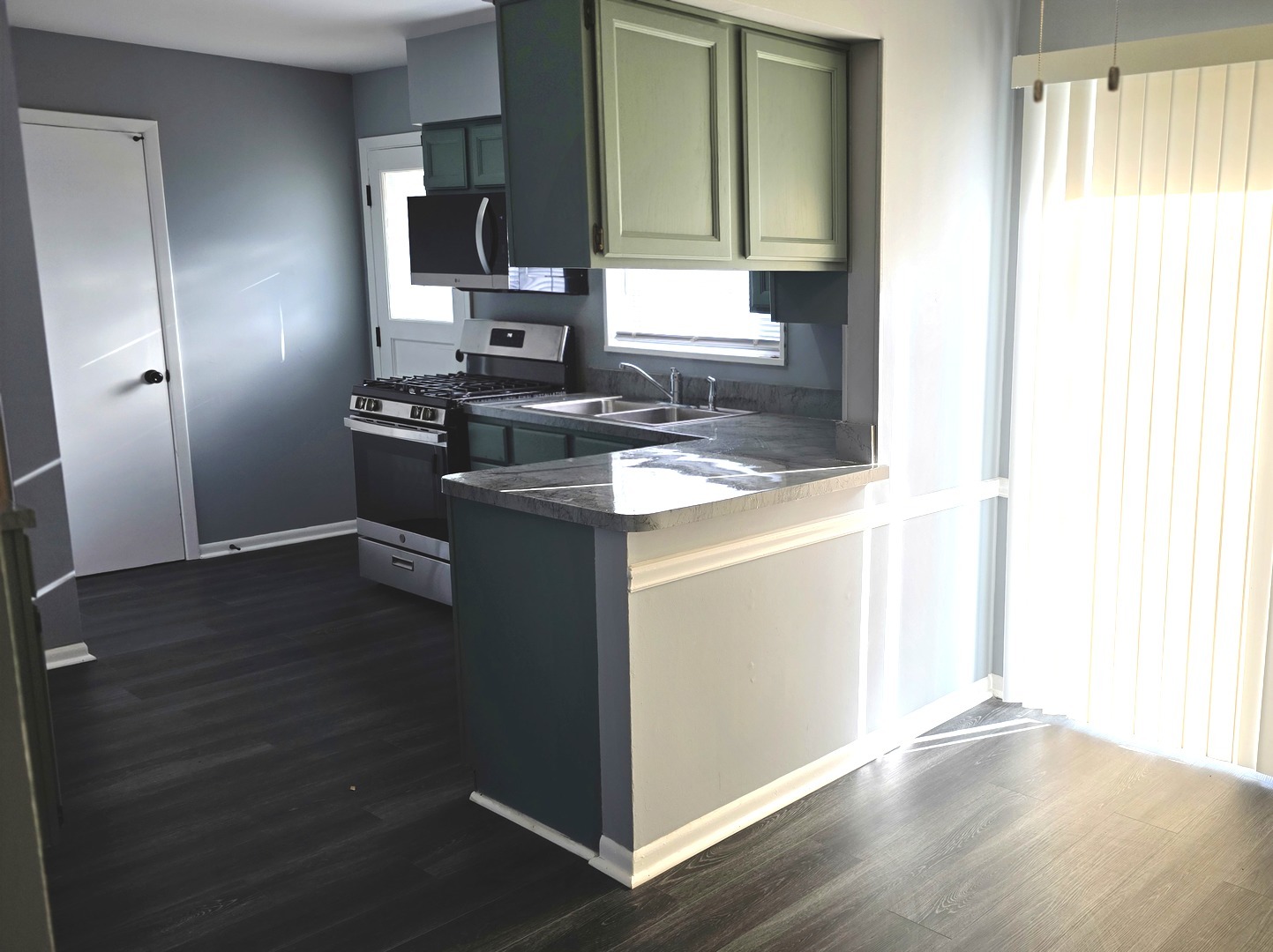 Elk Grove Village, IL 60007