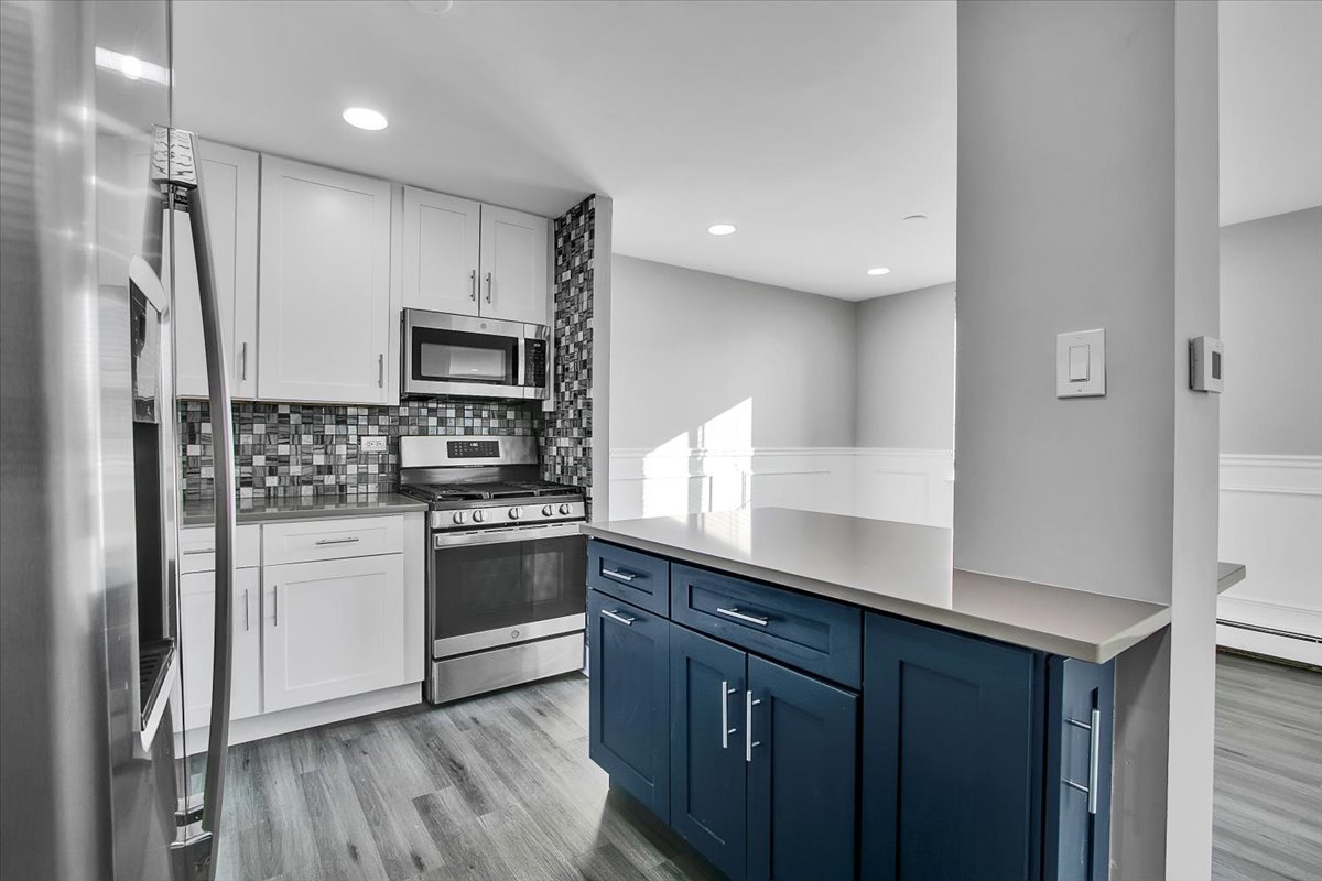 9725 S Karlov Avenue #305, Oak Lawn, IL 60453