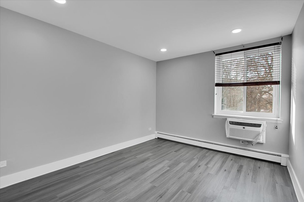 9725 S Karlov Avenue #305, Oak Lawn, IL 60453