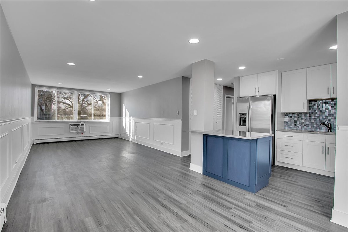 9725 S Karlov Avenue #305, Oak Lawn, IL 60453