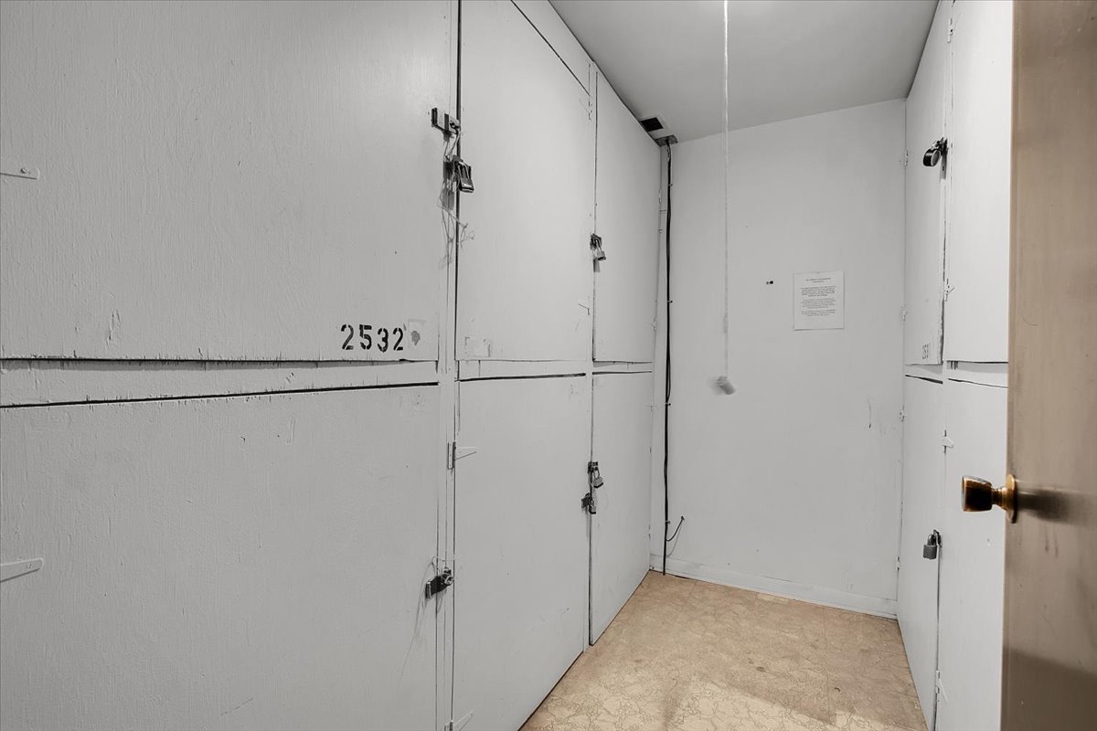 9725 S Karlov Avenue #305, Oak Lawn, IL 60453