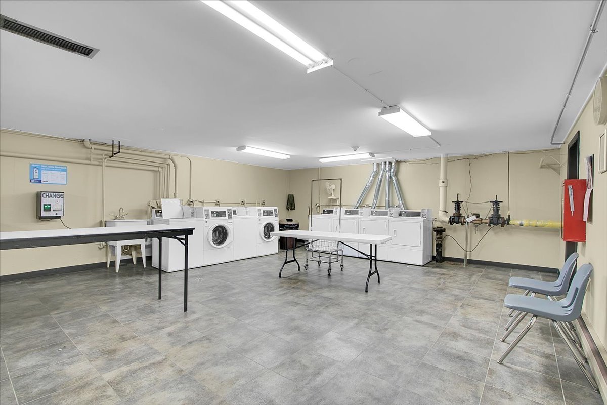 9725 S Karlov Avenue #305, Oak Lawn, IL 60453