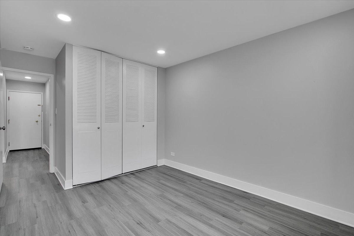 9725 S Karlov Avenue #305, Oak Lawn, IL 60453