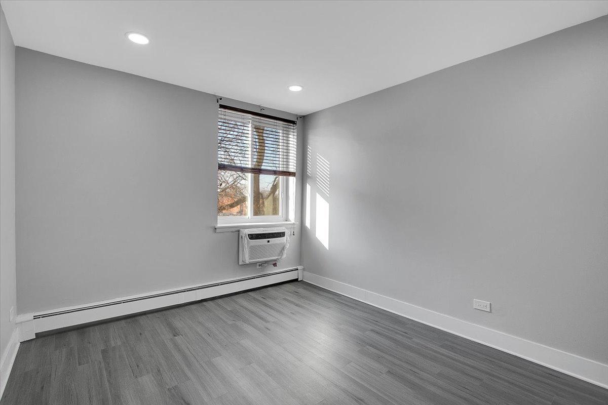 9725 S Karlov Avenue #305, Oak Lawn, IL 60453