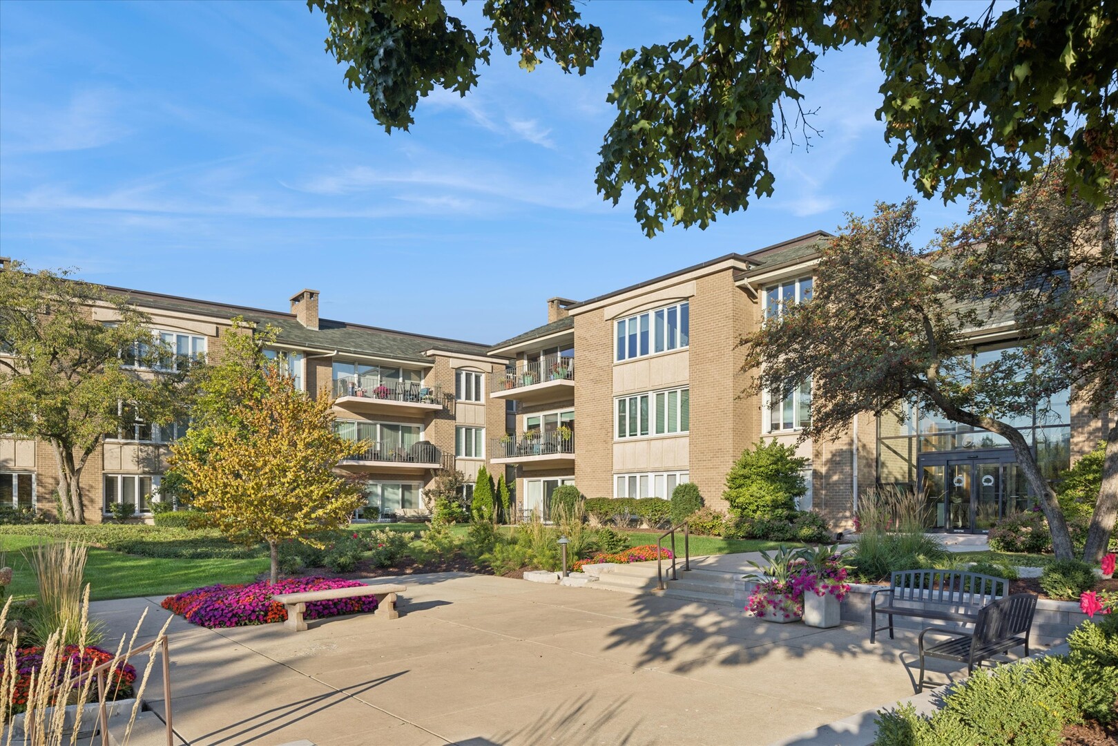 1 Oak Brook Club Drive #A310, Oak Brook, IL 60523
