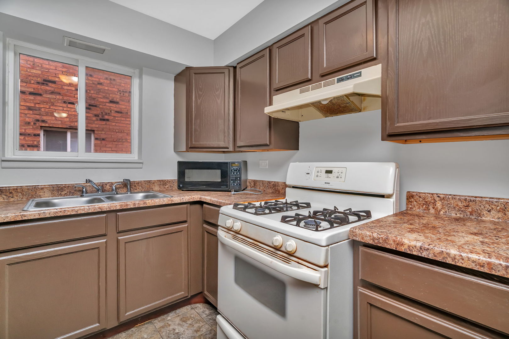 649 Jeffery Avenue, Calumet City, IL 60409