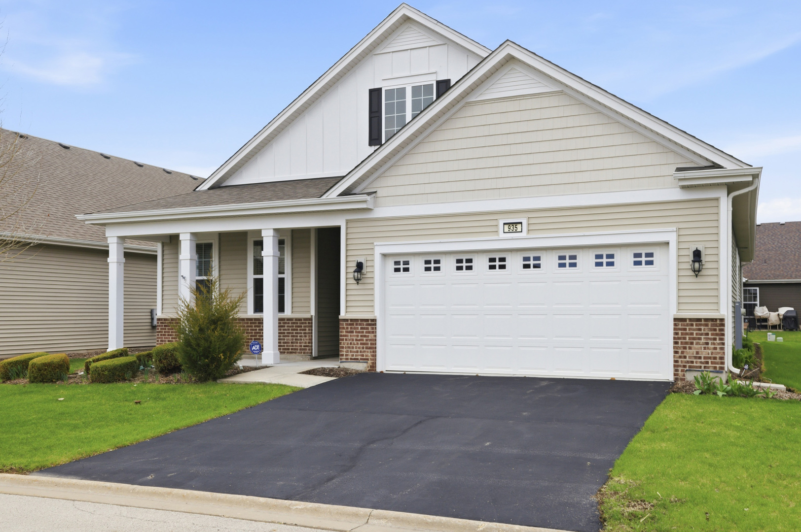 935 Carolina Court, Pingree Grove, IL 60140