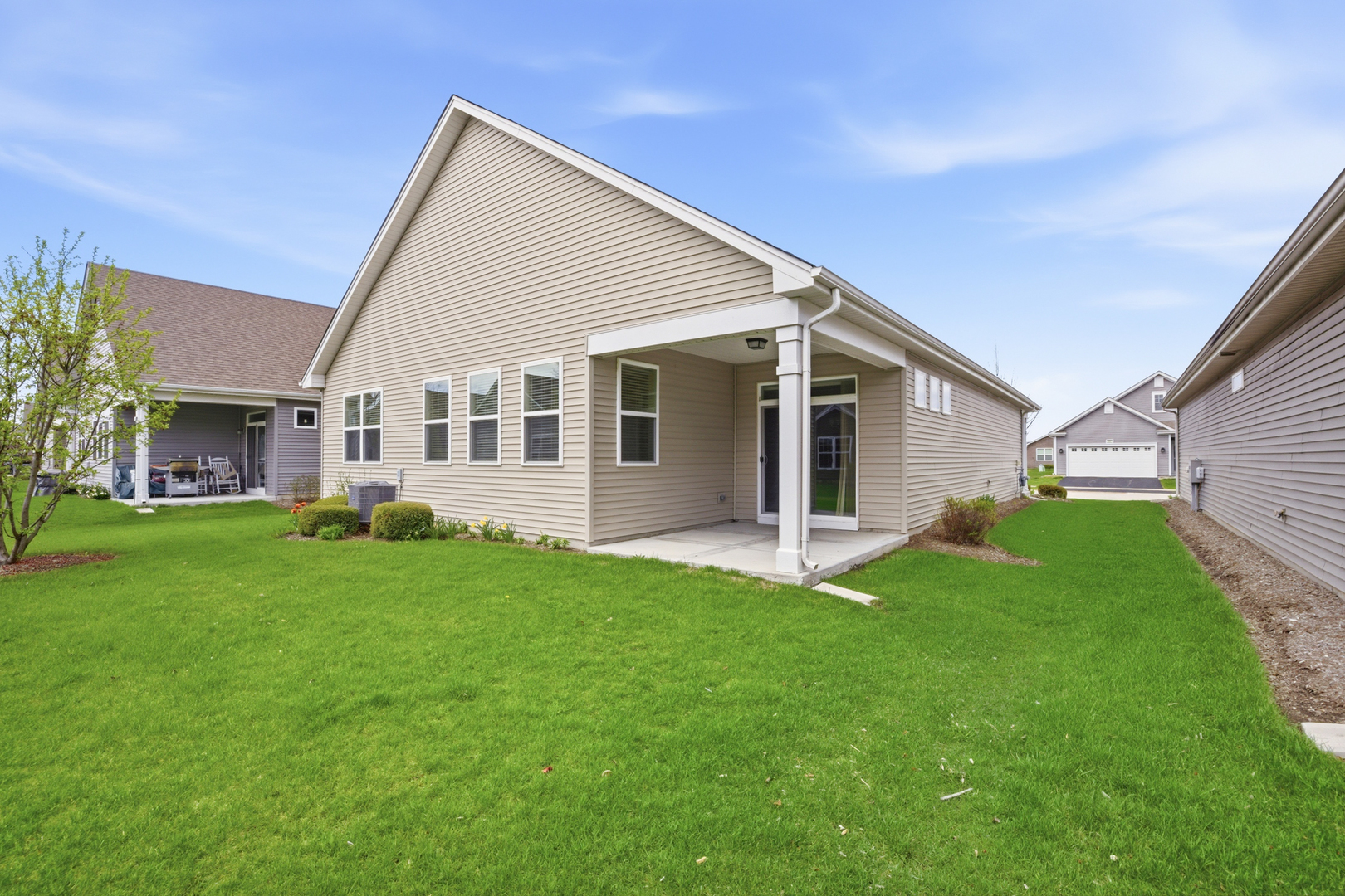 935 Carolina Court, Pingree Grove, IL 60140