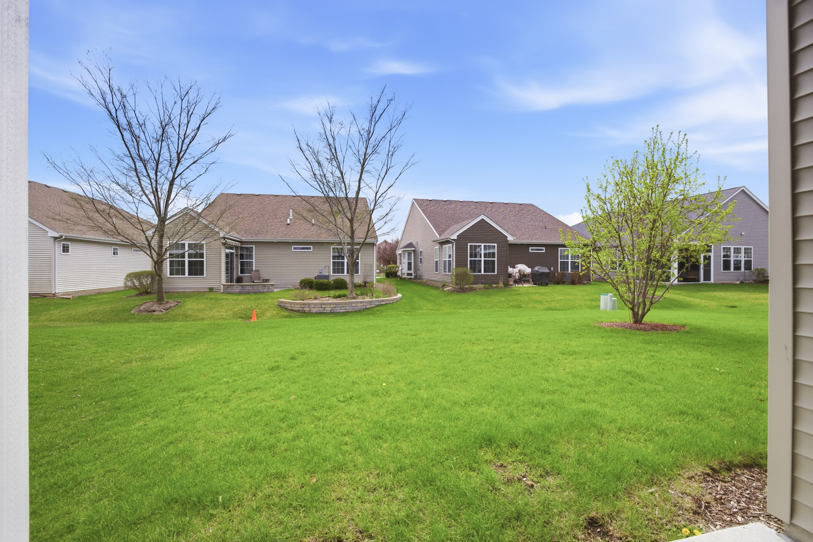 935 Carolina Court, Pingree Grove, IL 60140