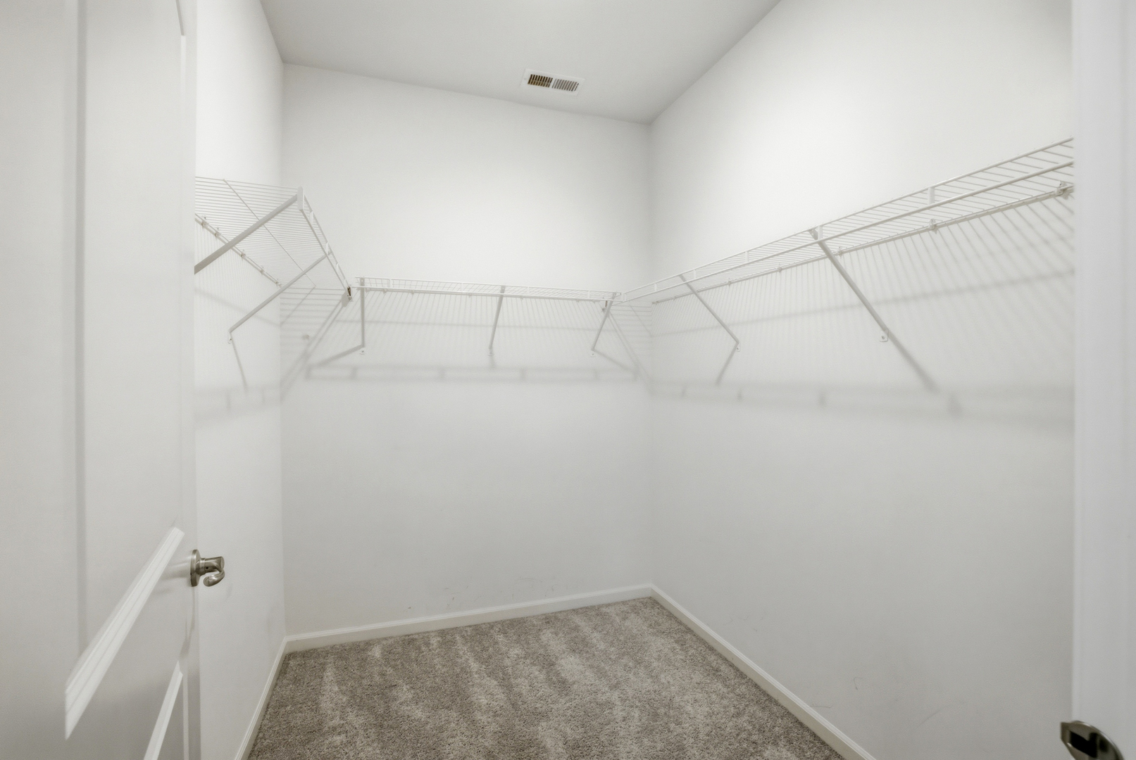 935 Carolina Court, Pingree Grove, IL 60140