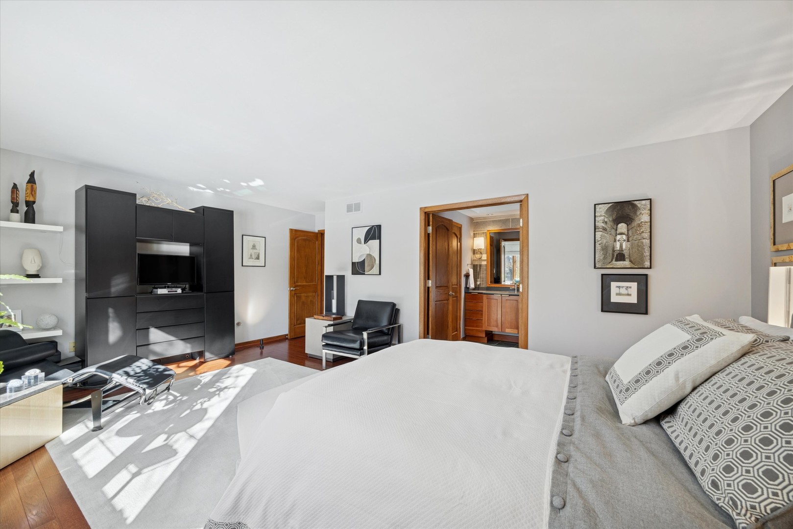 447 Stratford Lane, Willowbrook, IL 60527