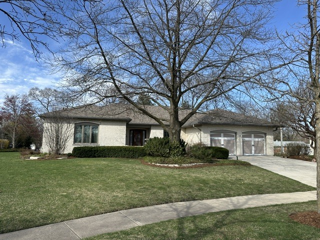 447 Stratford Lane, Willowbrook, IL 60527