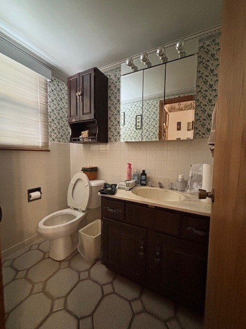 151 Rose Tree Lane, Lindenhurst, IL 60046