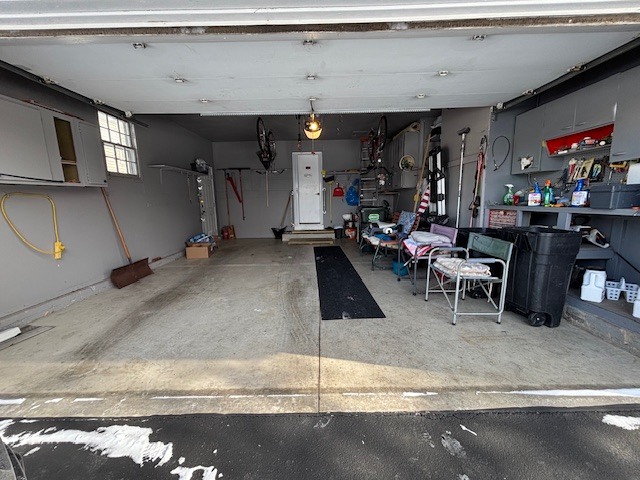 151 Rose Tree Lane, Lindenhurst, IL 60046