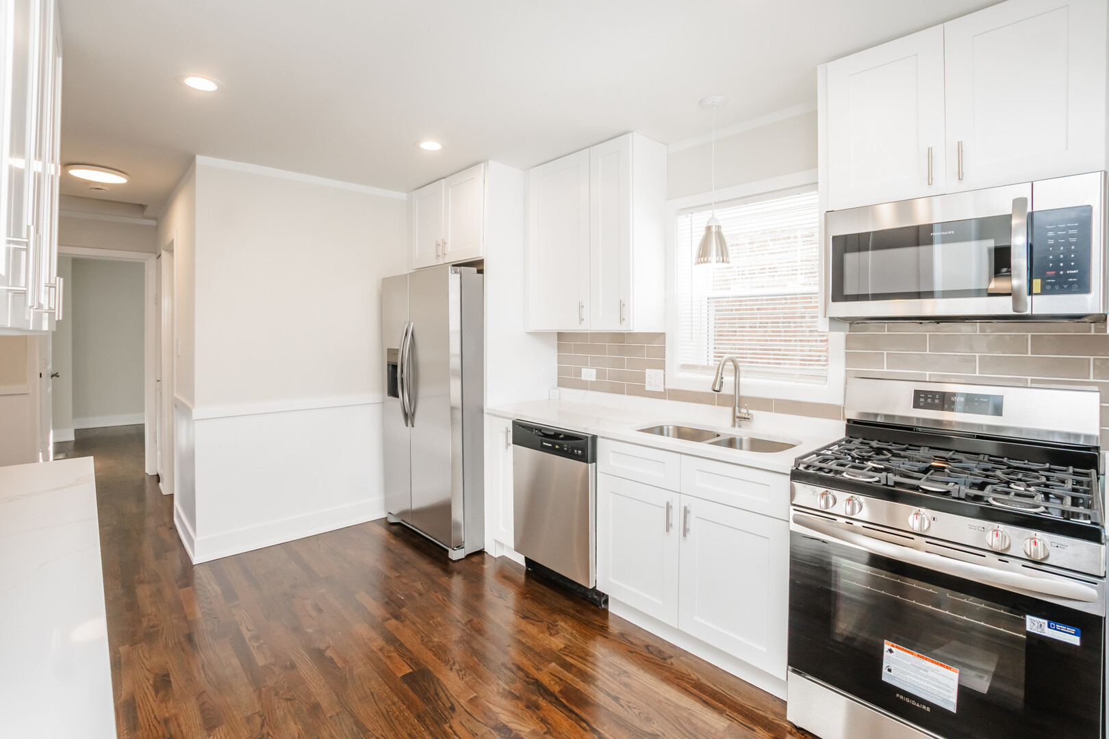 9800 S Drexel Avenue, Chicago, IL 60628