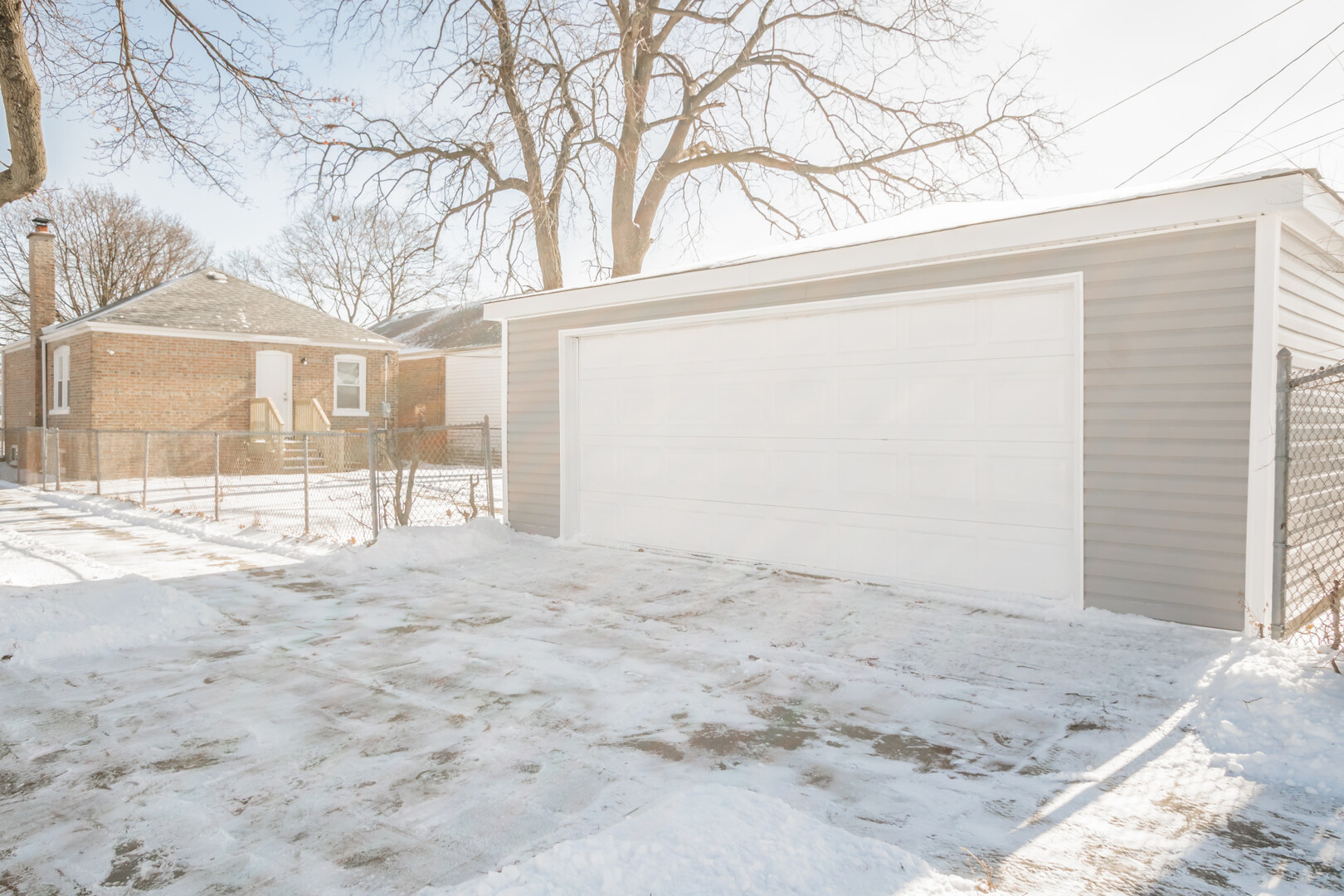 9800 S Drexel Avenue, Chicago, IL 60628