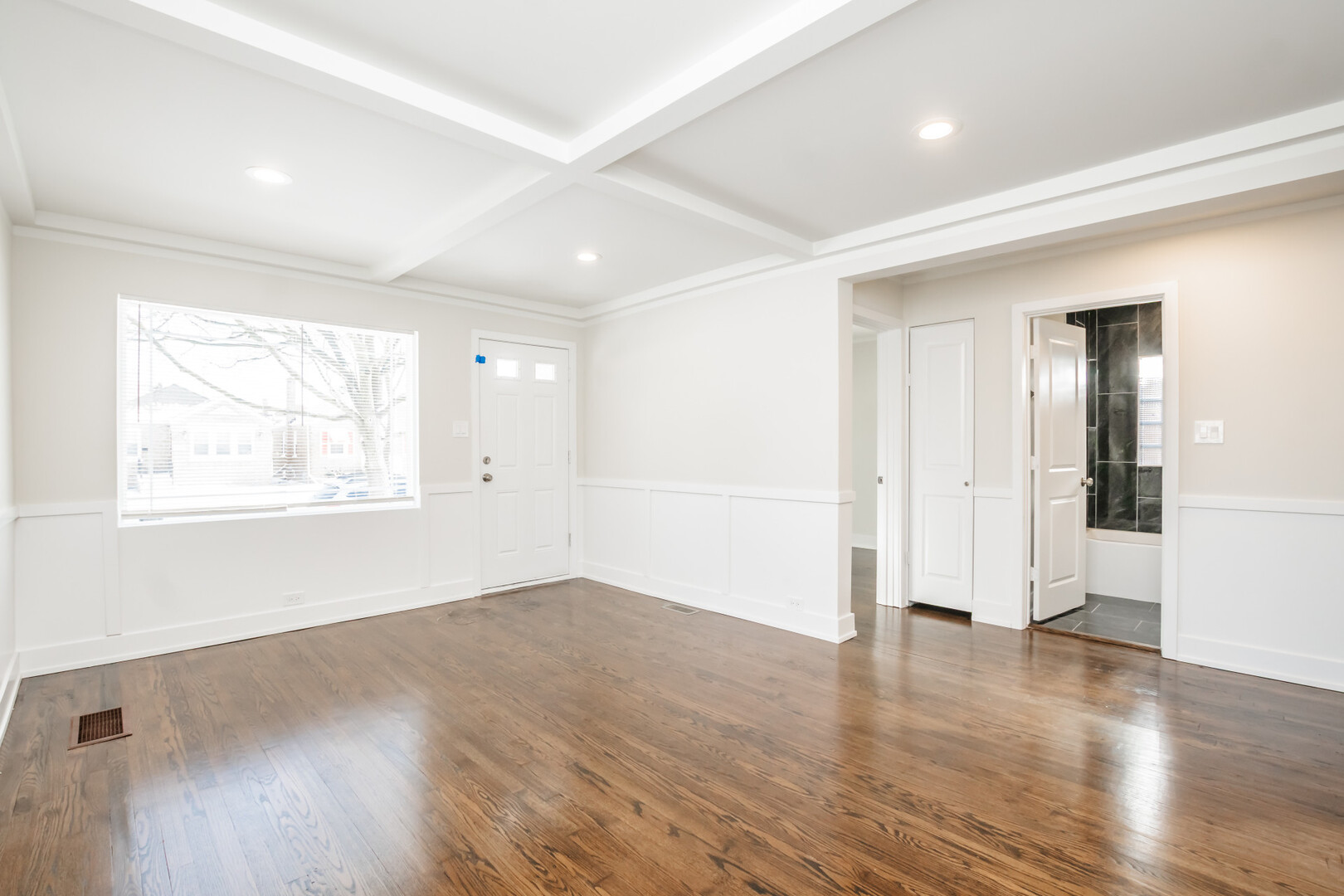 9800 S Drexel Avenue, Chicago, IL 60628