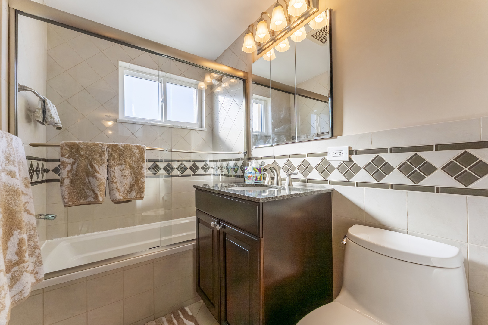 8832 Osceola Avenue, Morton Grove, IL 60053