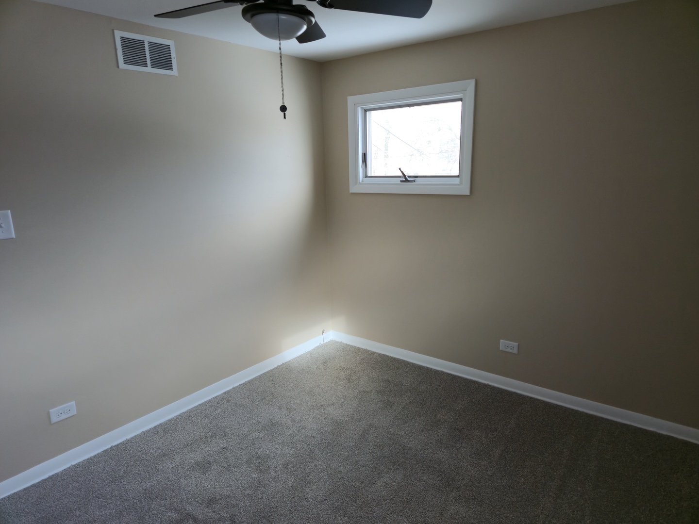 14927 Kenton Avenue, Midlothian, IL 60445