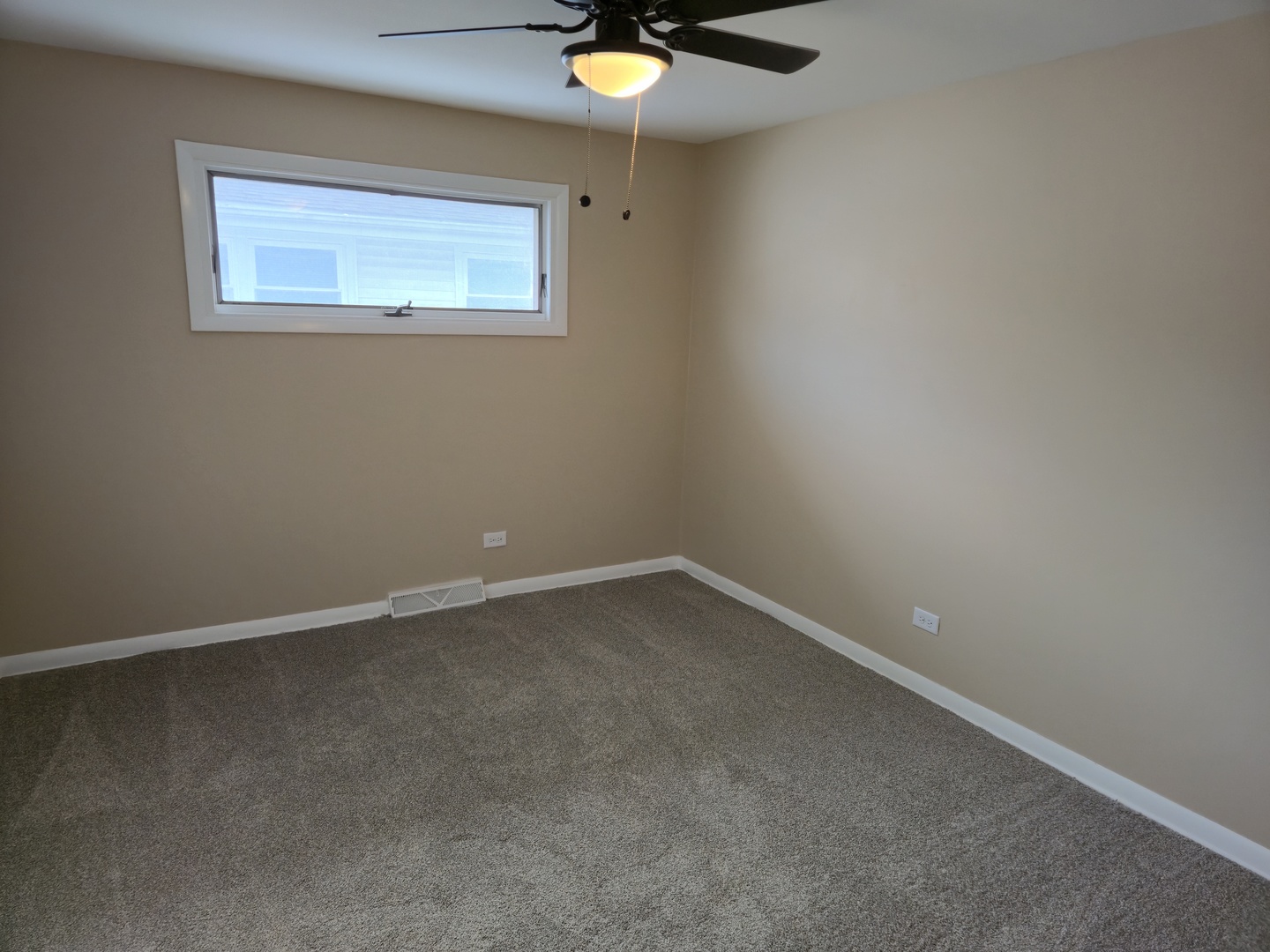 14927 Kenton Avenue, Midlothian, IL 60445