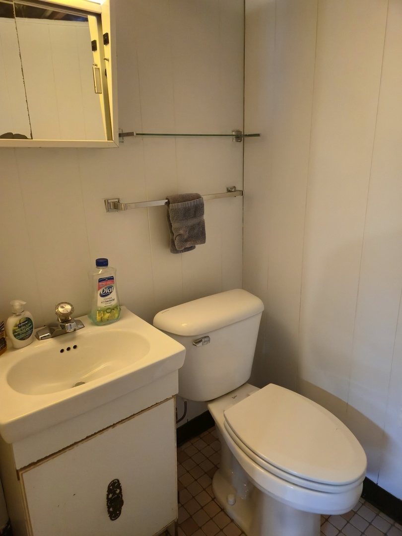 14927 Kenton Avenue, Midlothian, IL 60445