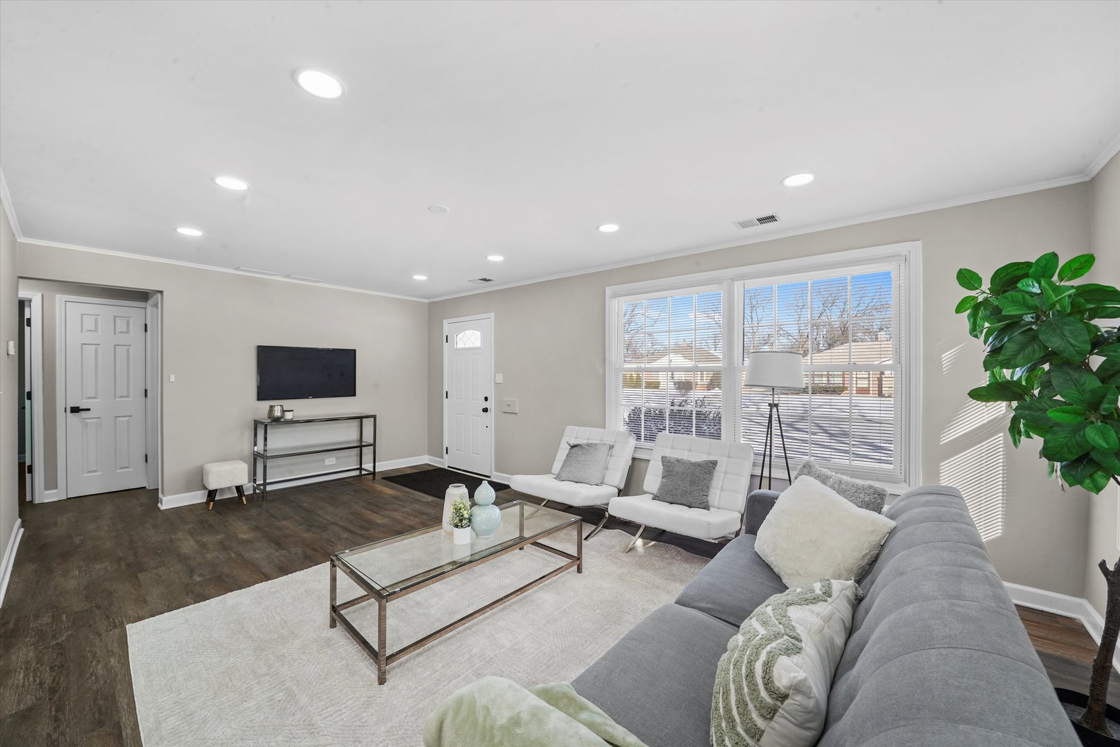 2243 Spruce Road, Homewood, IL 60430