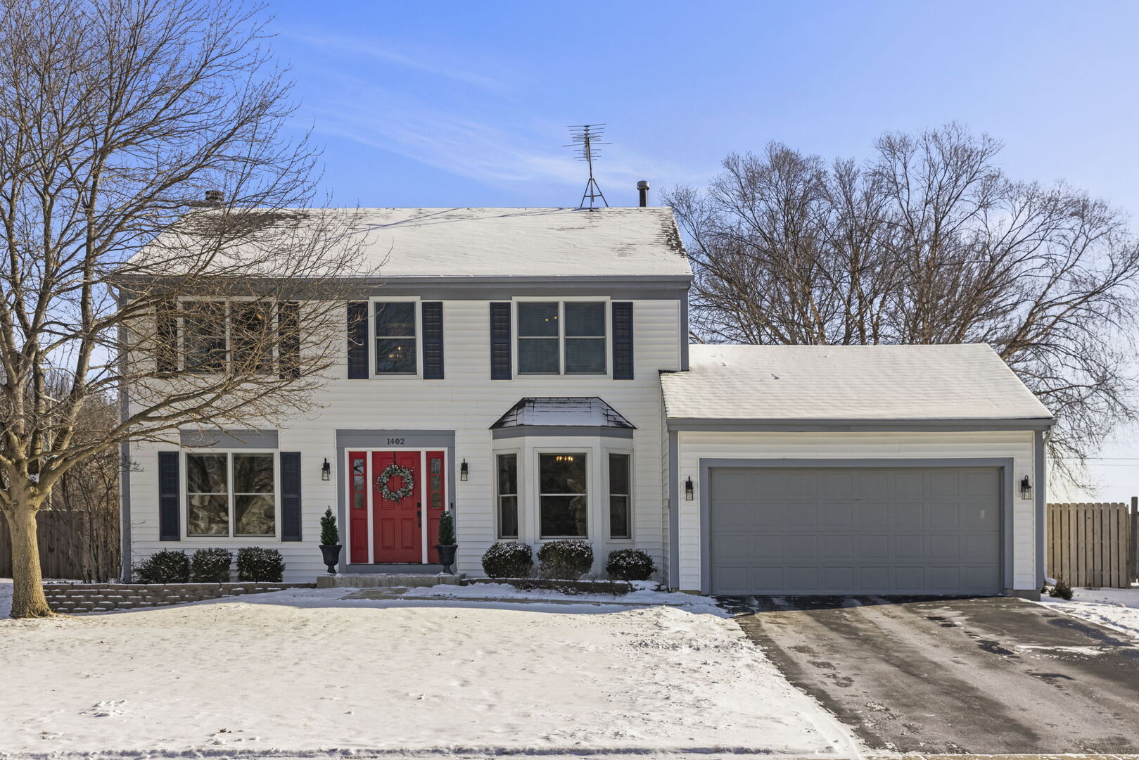 1402 Cherry Drive, Batavia, IL 60510