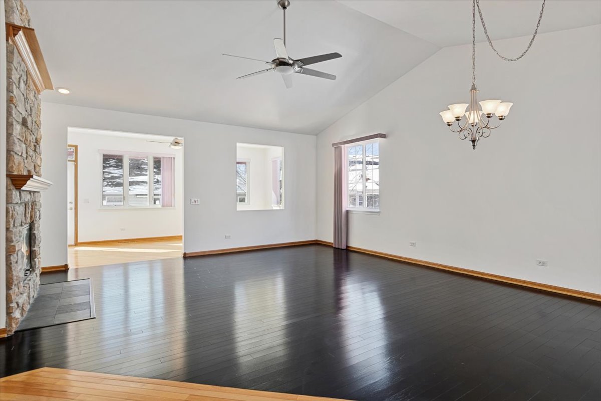 1481 W Grand Haven Road, Romeoville, IL 60446