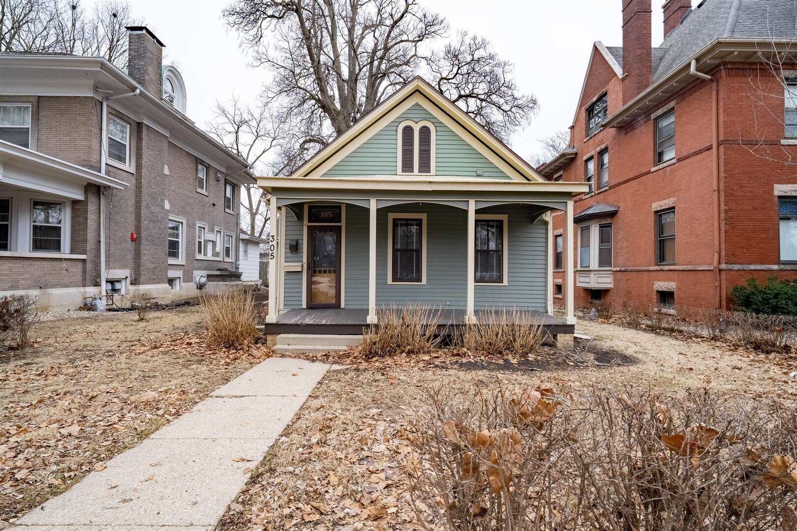 305 E Chestnut Street, Bloomington, IL 61701