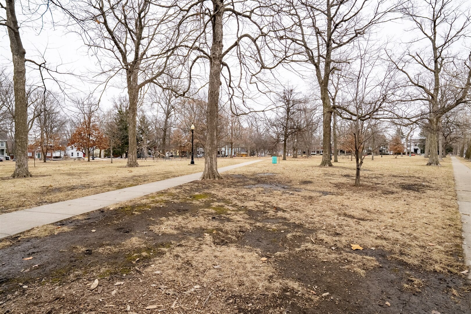 305 E Chestnut Street, Bloomington, IL 61701