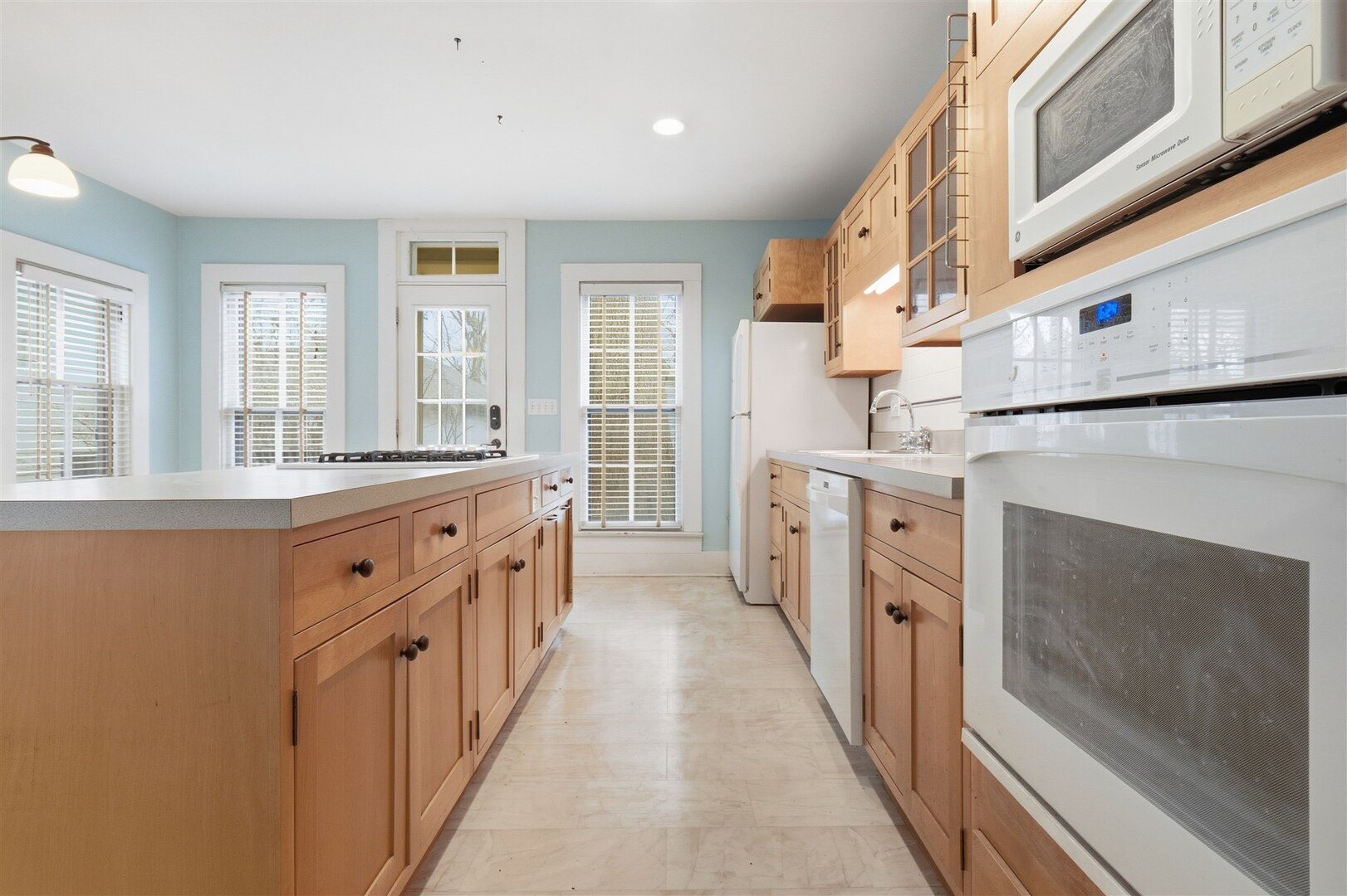 305 E Chestnut Street, Bloomington, IL 61701