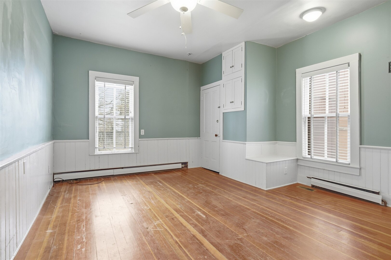 305 E Chestnut Street, Bloomington, IL 61701