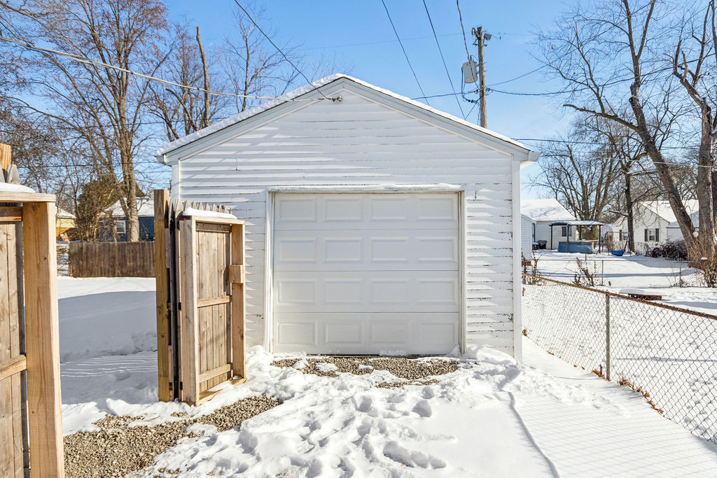 5216 N Roberts Road, Peoria Heights, IL 61616